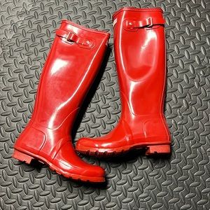 Hunter original red gloss tall boots, barely worn.